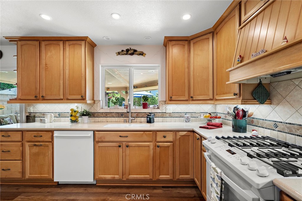 9690 Dove Circle