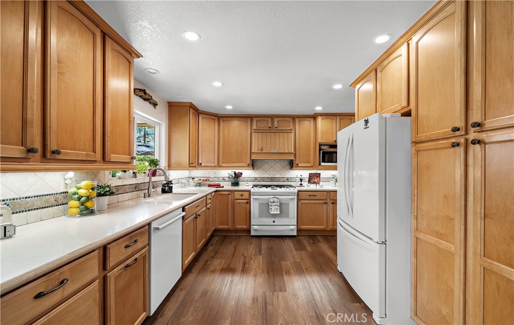 9690 Dove Circle
