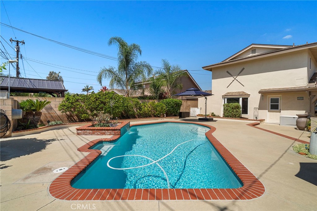 9690 Dove Circle
