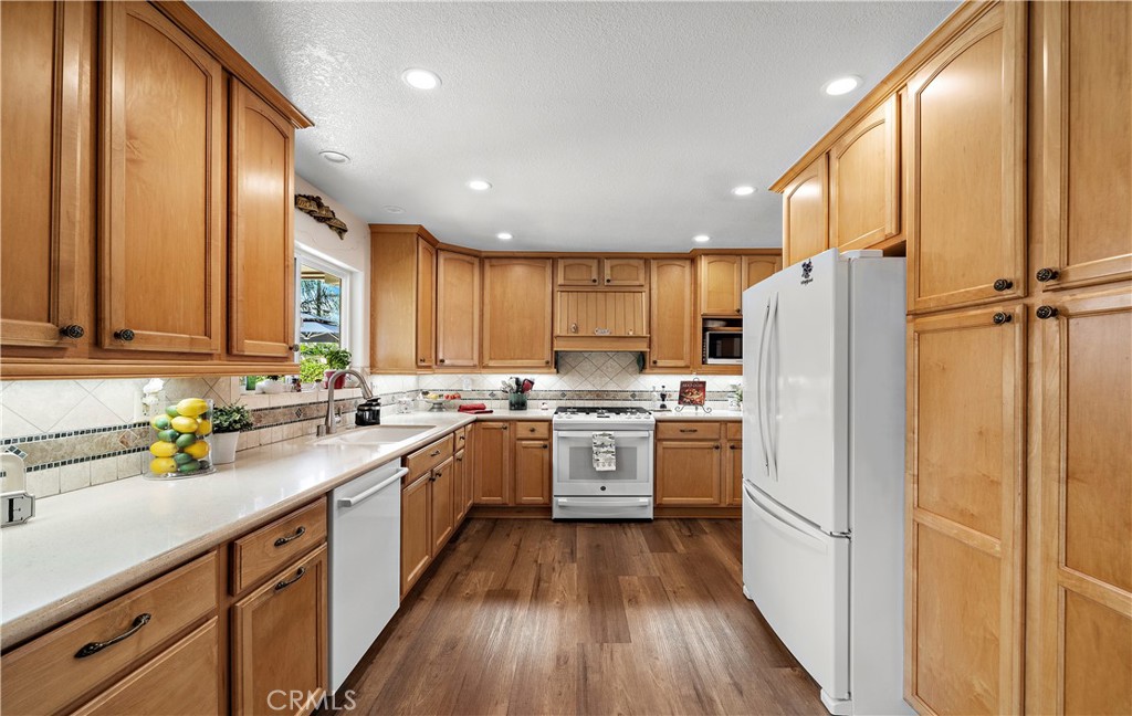 9690 Dove Circle