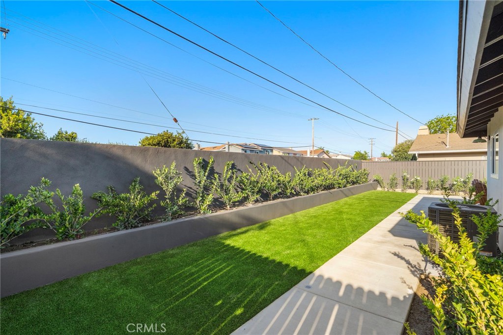6841 Bonnie Drive
