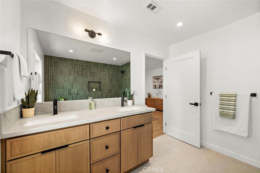 6841 Bonnie Drive
