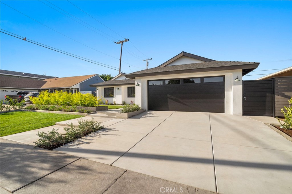 6841 Bonnie Drive