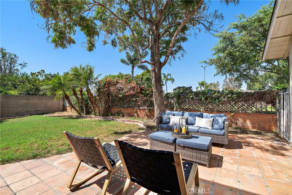 10830 Los Jardines E