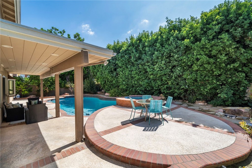 11302 Pennell Circle