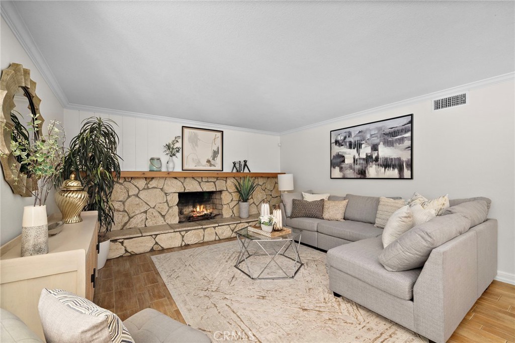 11302 Pennell Circle