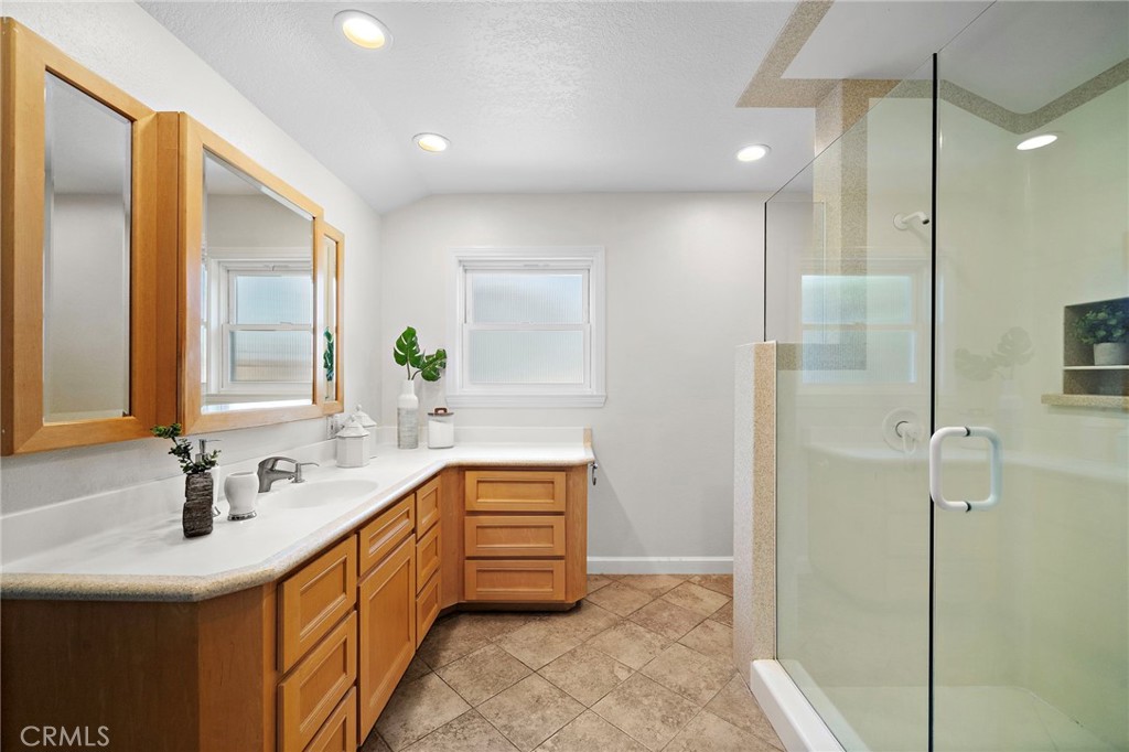 11302 Pennell Circle