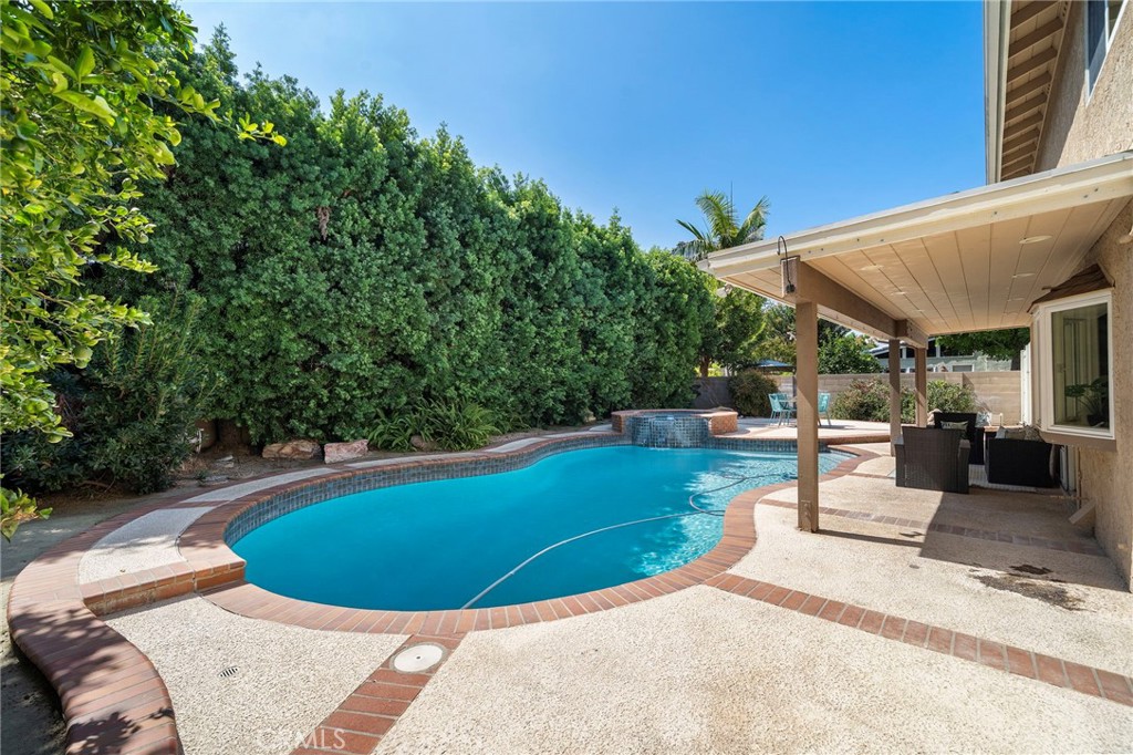 11302 Pennell Circle