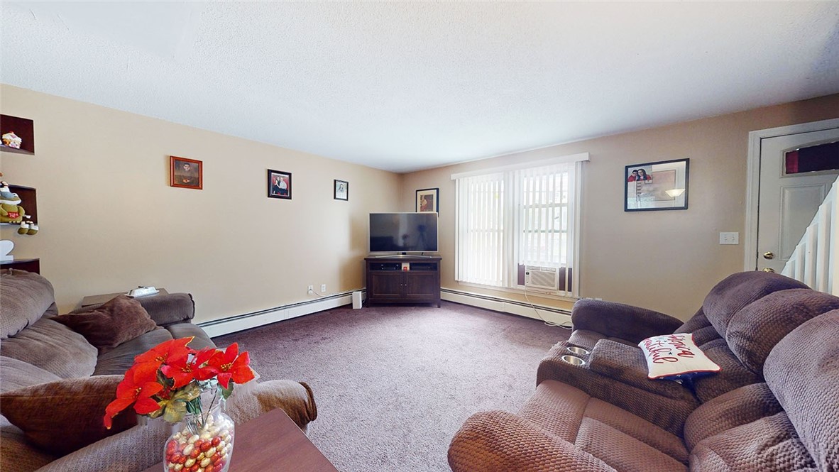 8 Hill Avenue