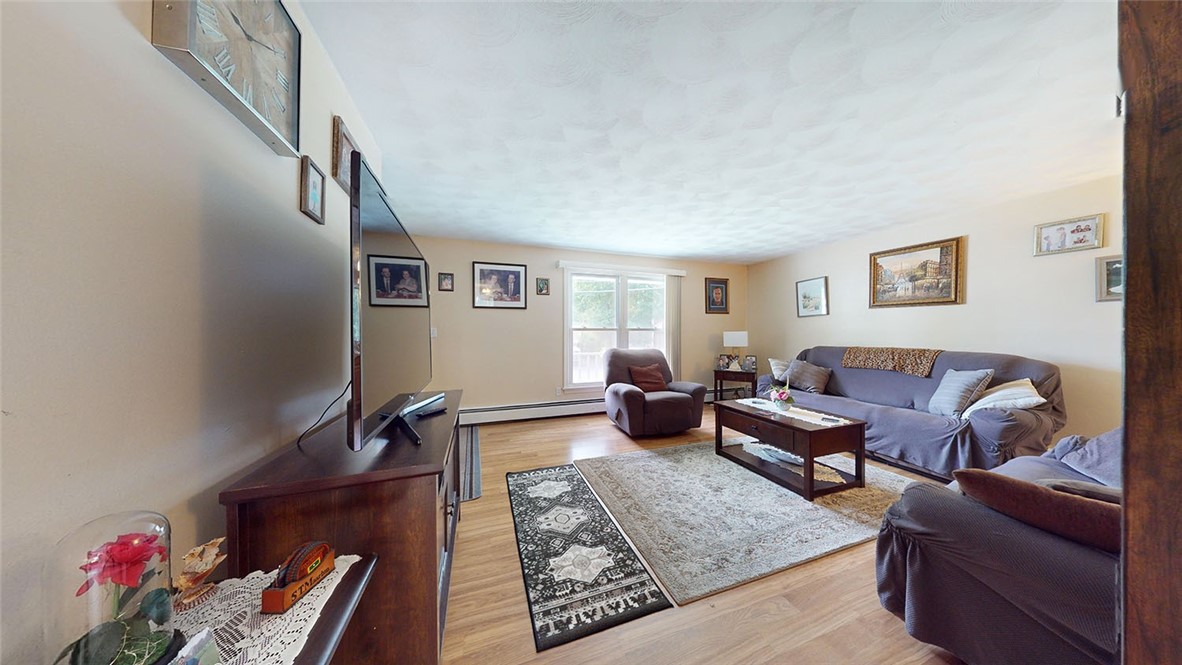 8 Hill Avenue