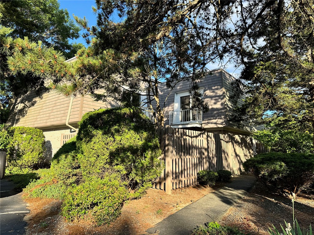 14 Caddy Rock Road D