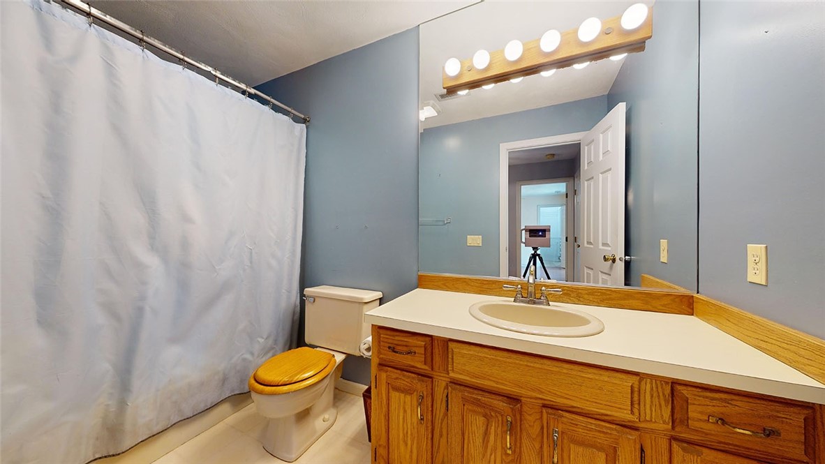 14 Caddy Rock Road D