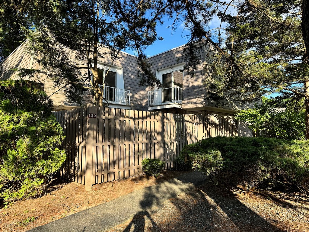 14 Caddy Rock Road D