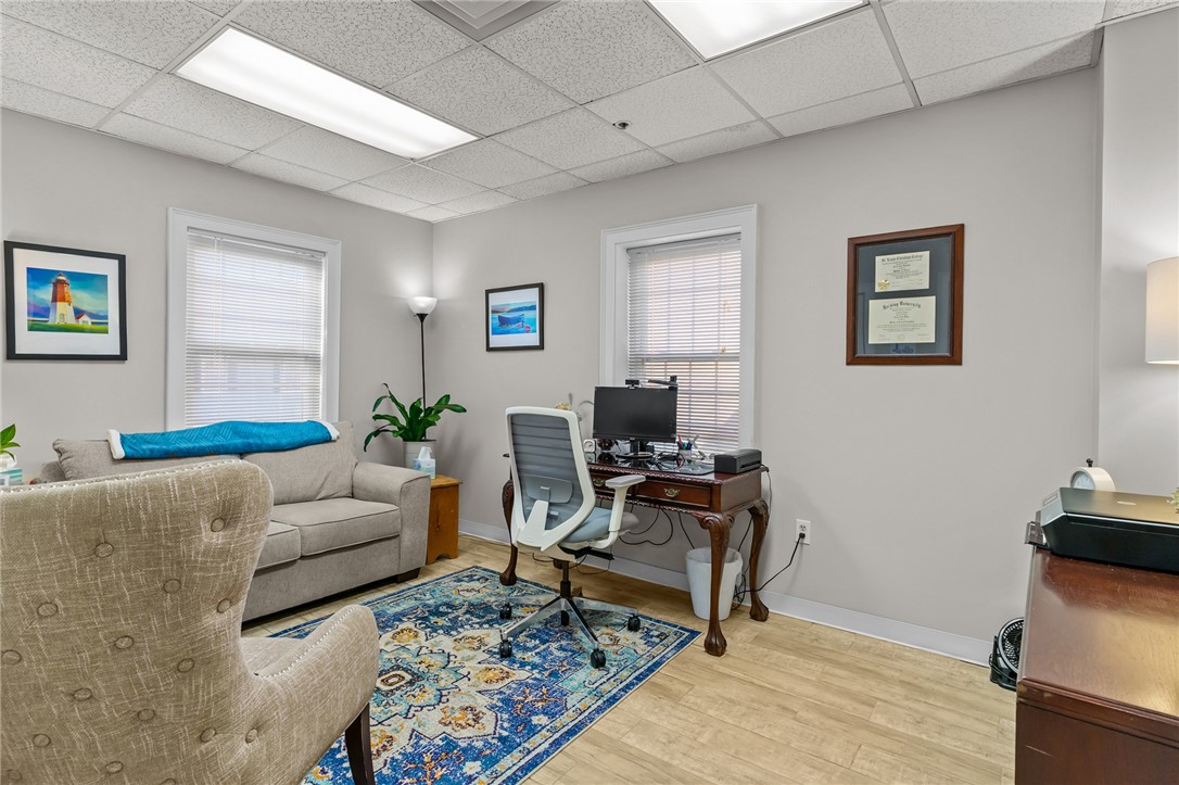 400 Massasoit Avenue 111