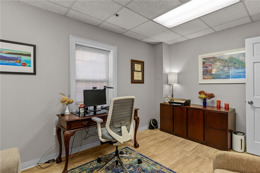 400 Massasoit Avenue 111