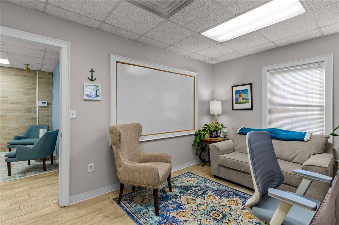 400 Massasoit Avenue 111
