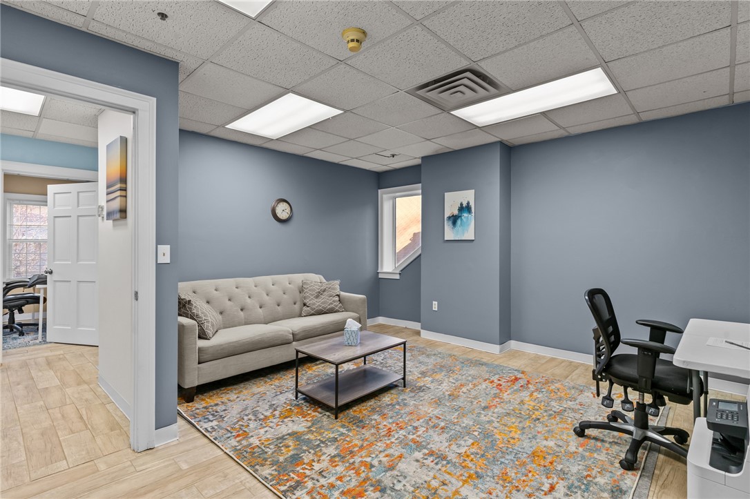 400 Massasoit Avenue 111