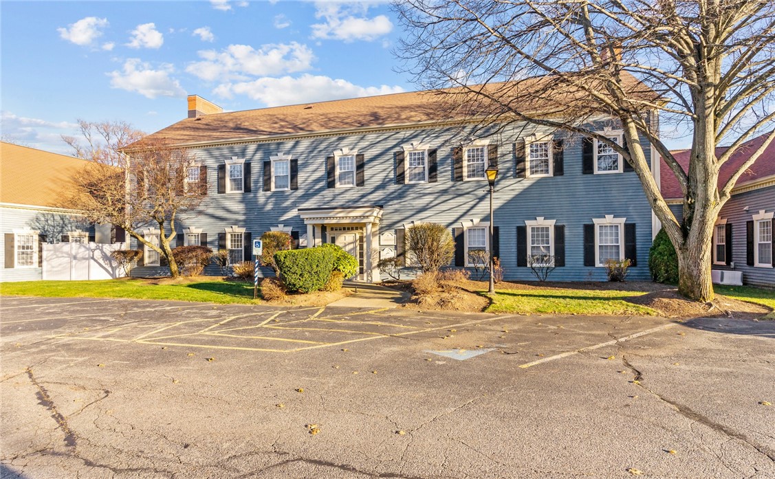 400 Massasoit Avenue 111