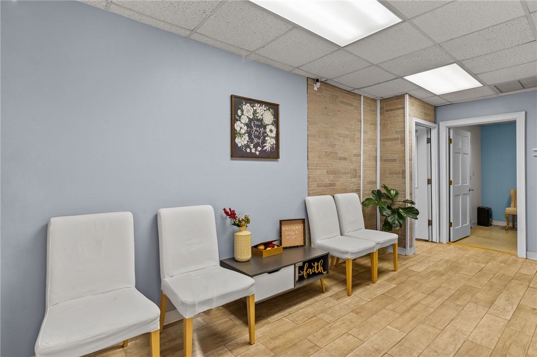 400 Massasoit Avenue 111