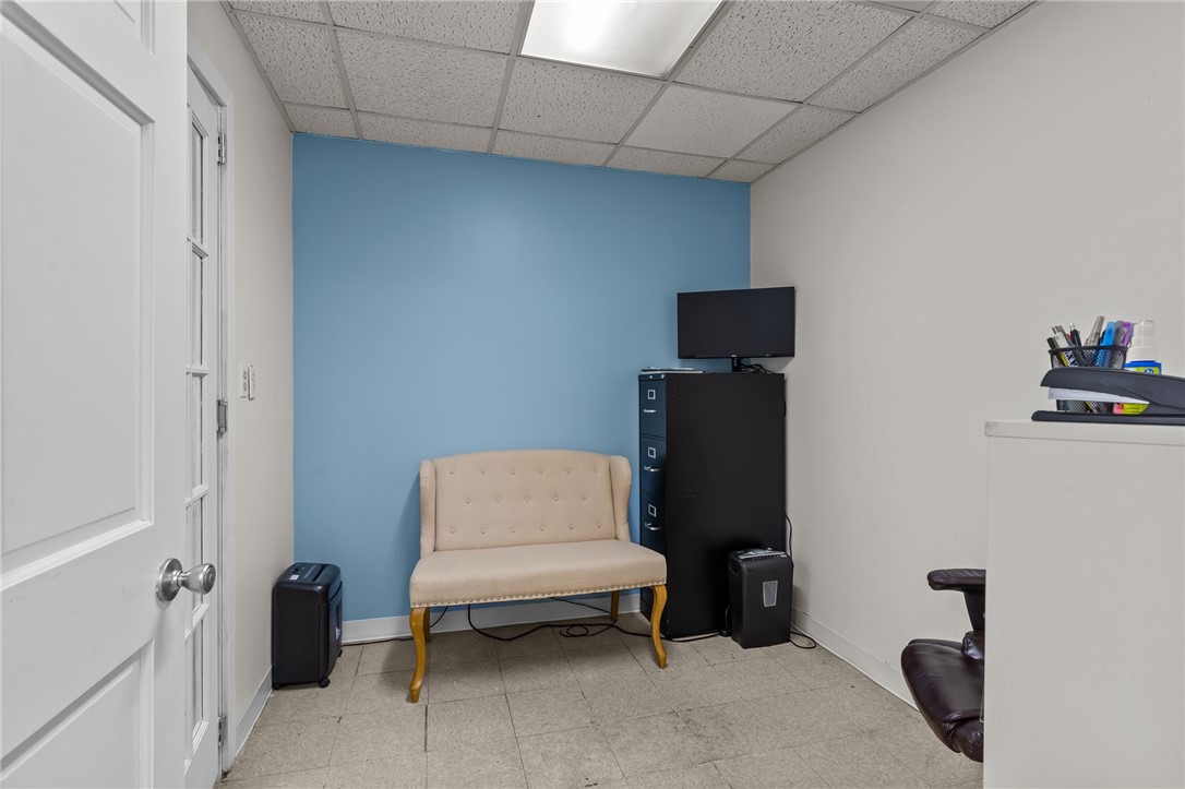 400 Massasoit Avenue 111