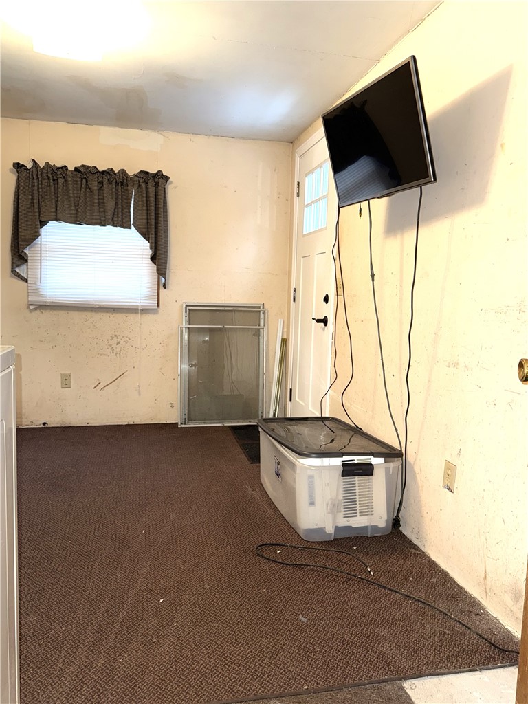 212 Farnum Pike