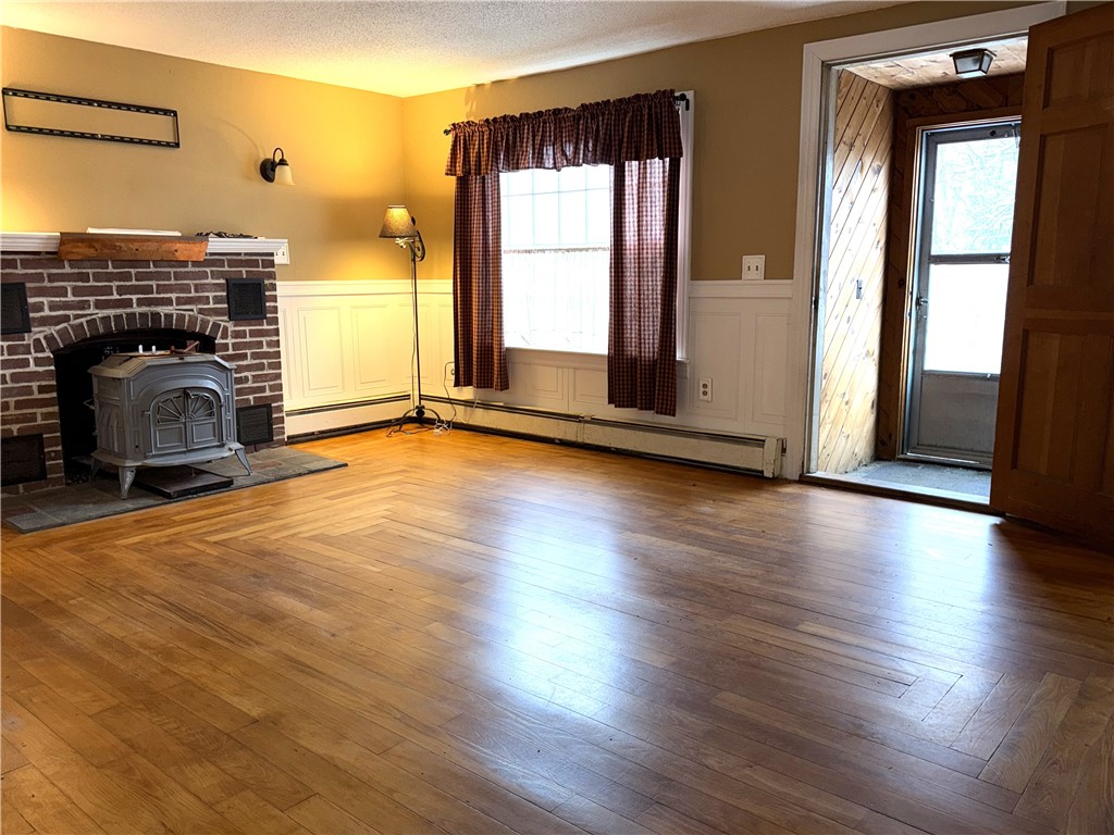 212 Farnum Pike