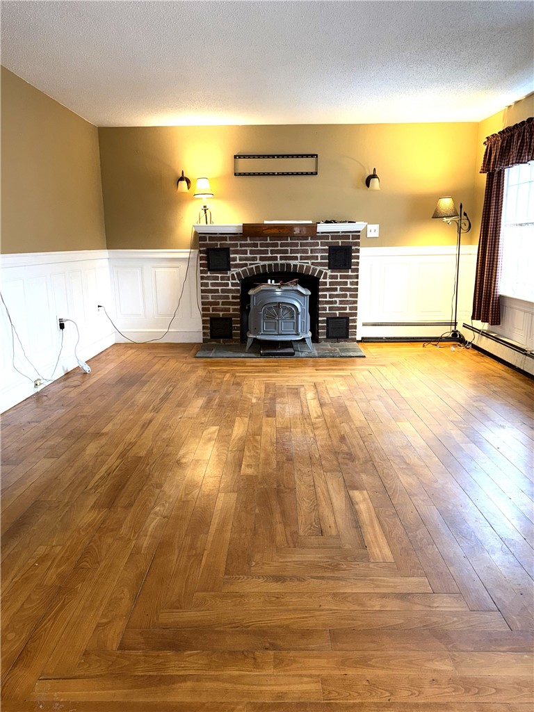 212 Farnum Pike