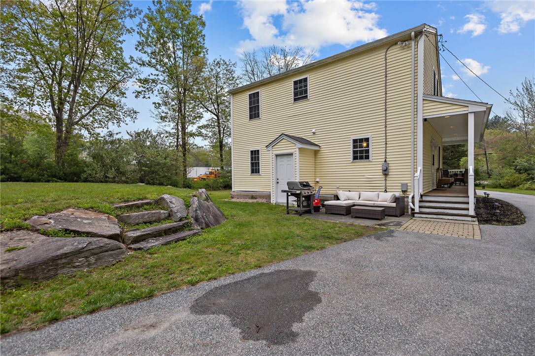 2792 Victory Highway