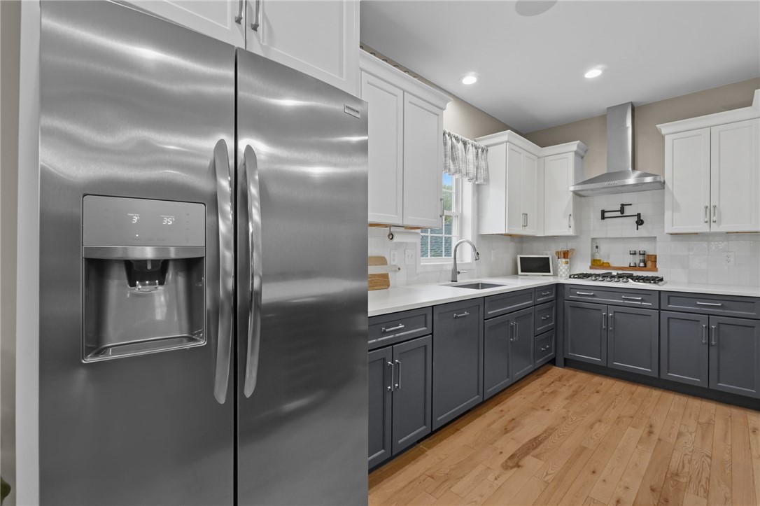 81 Golden View Drive