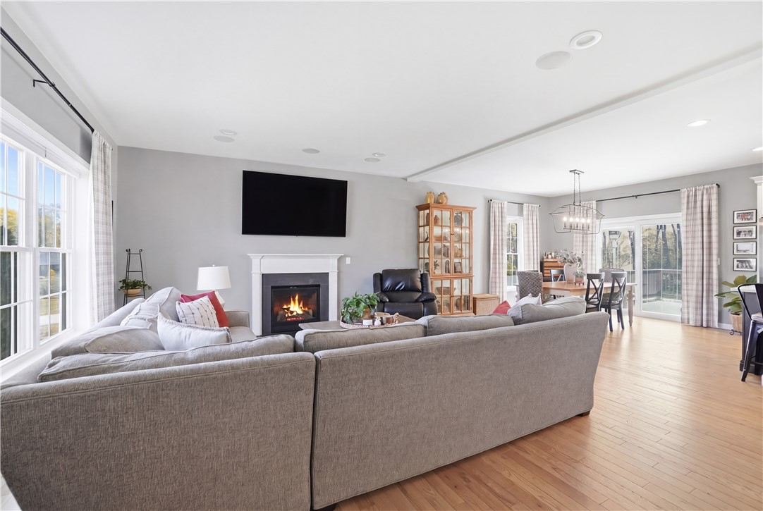 81 Golden View Drive
