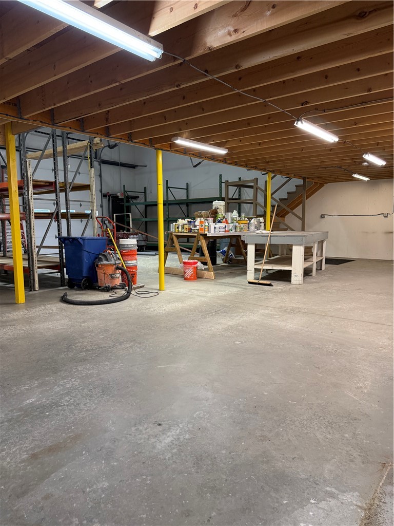 47 Cedar Swamp Road 11