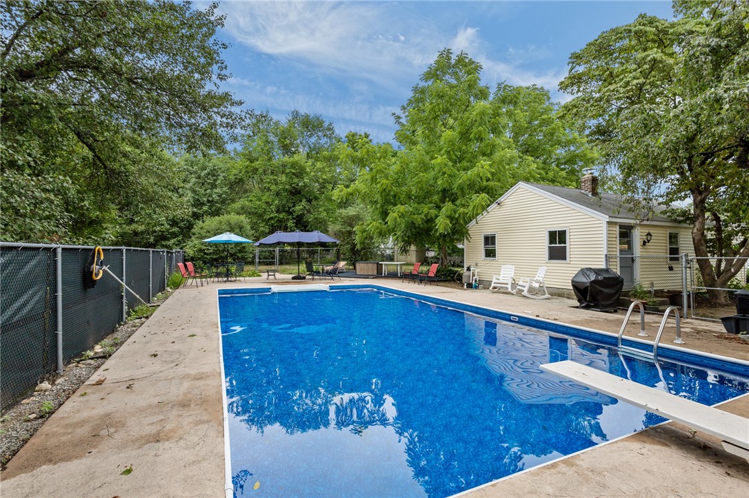 189 Danielson Pike