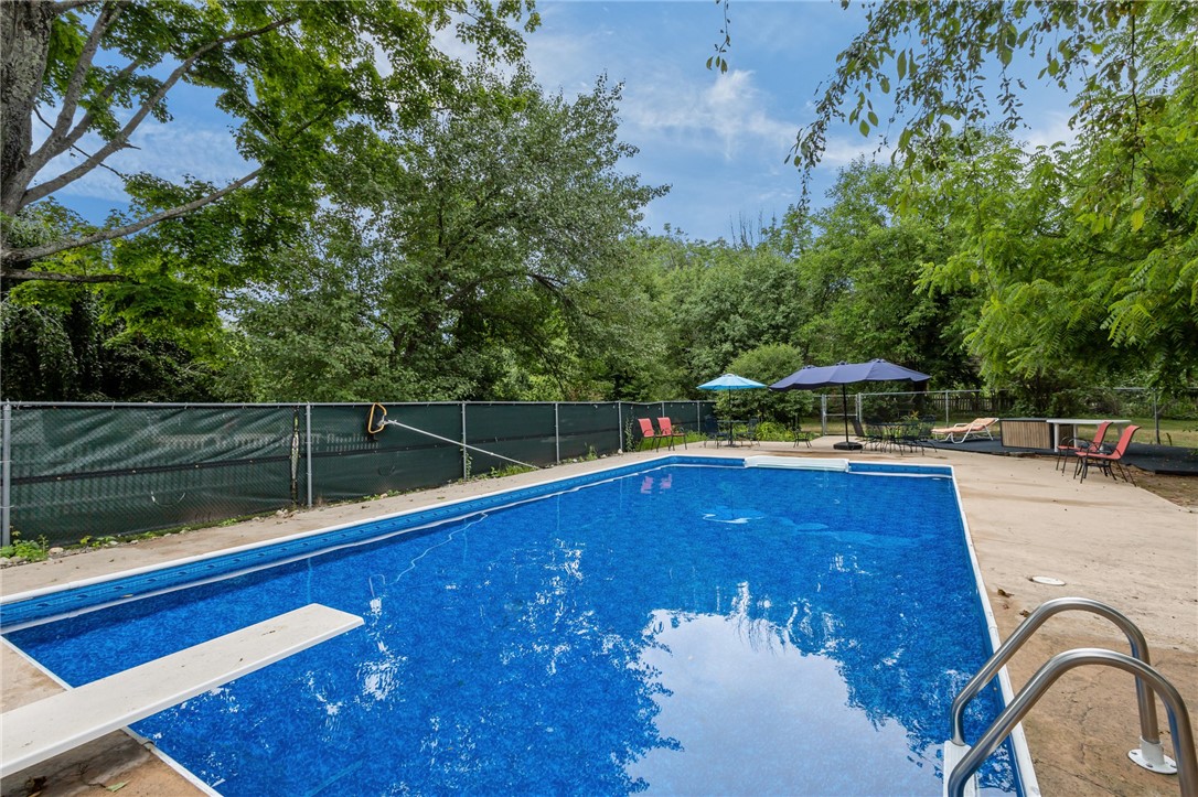 189 Danielson Pike