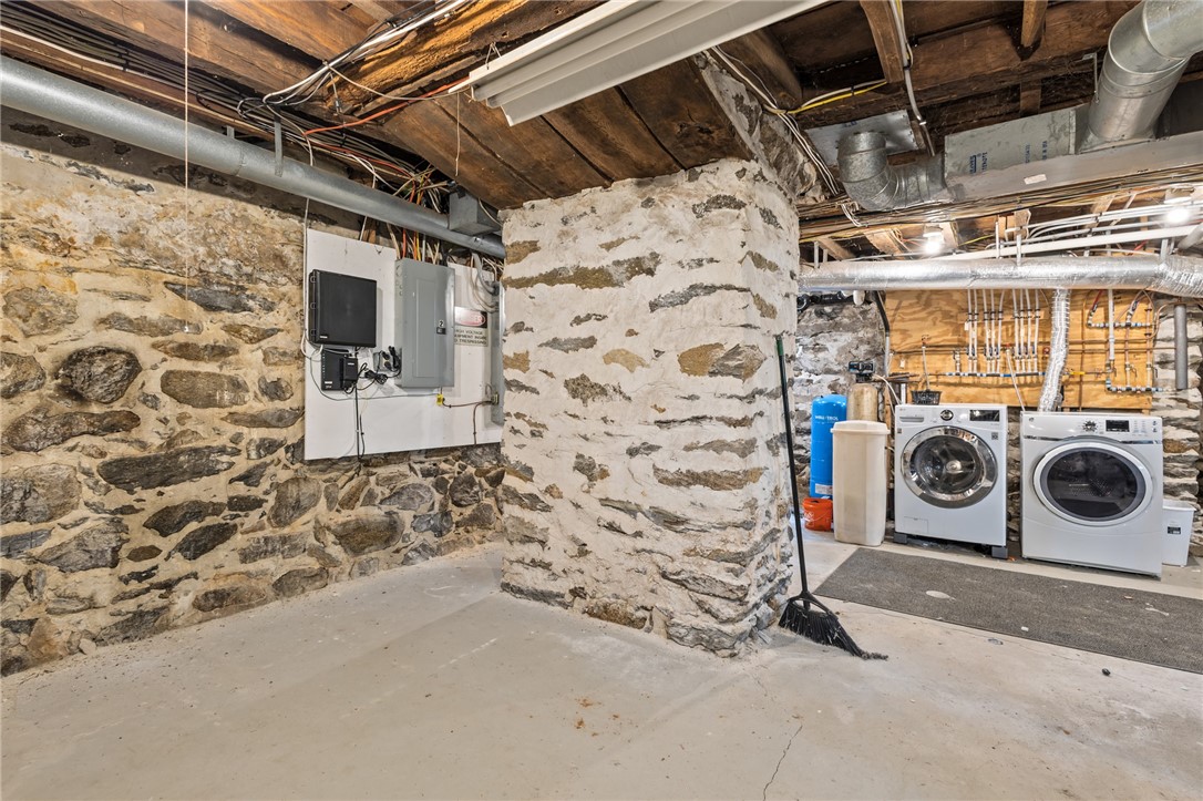 189 Danielson Pike