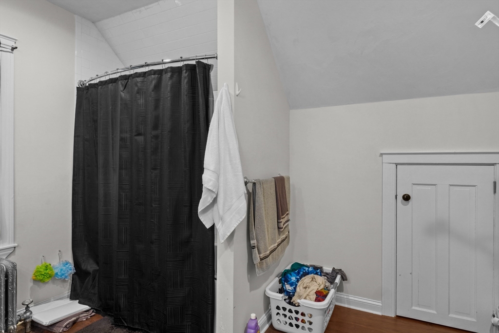 32 Cottage St