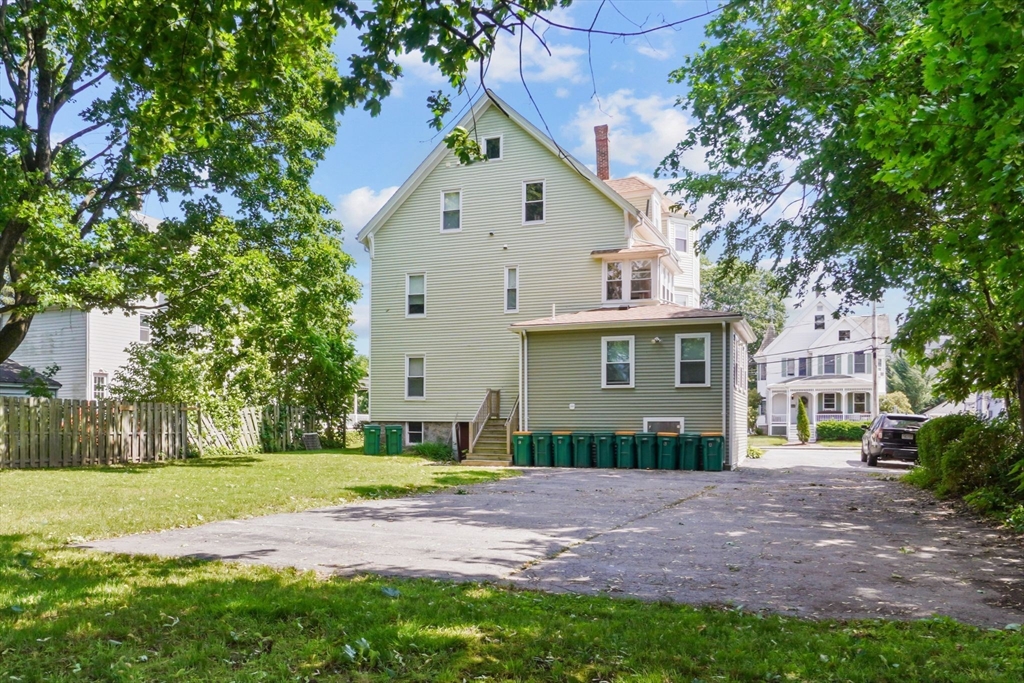32 Cottage St