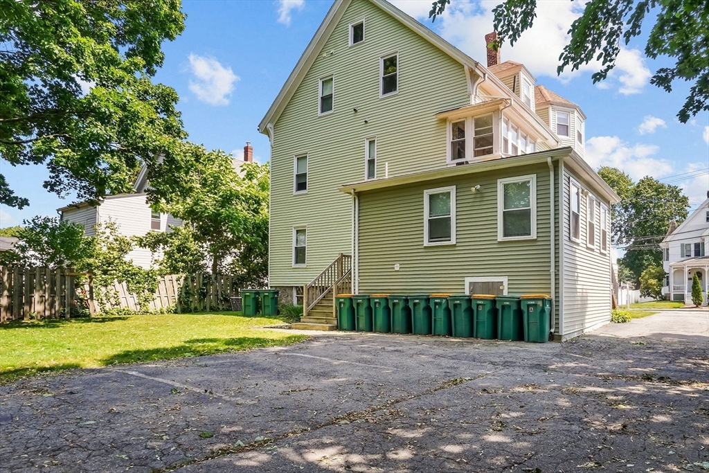 32 Cottage St