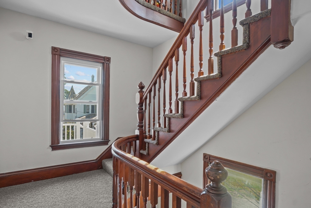 32 Cottage St