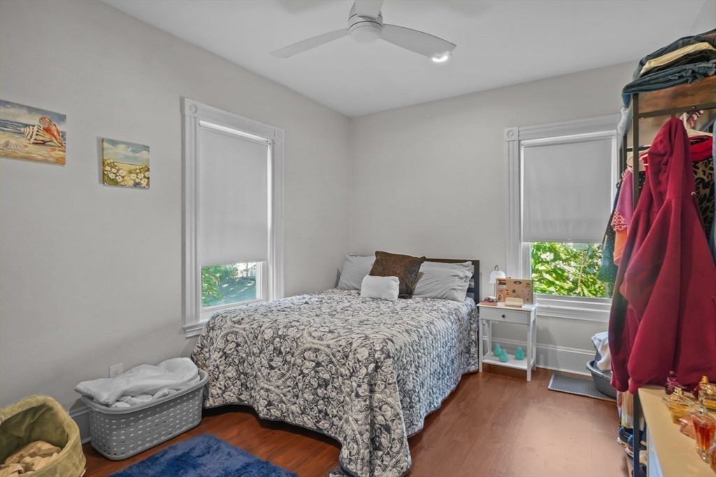 32 Cottage St
