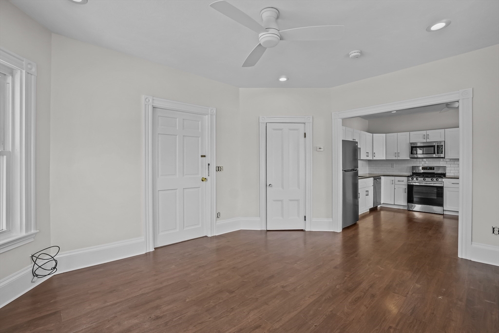 32 Cottage St