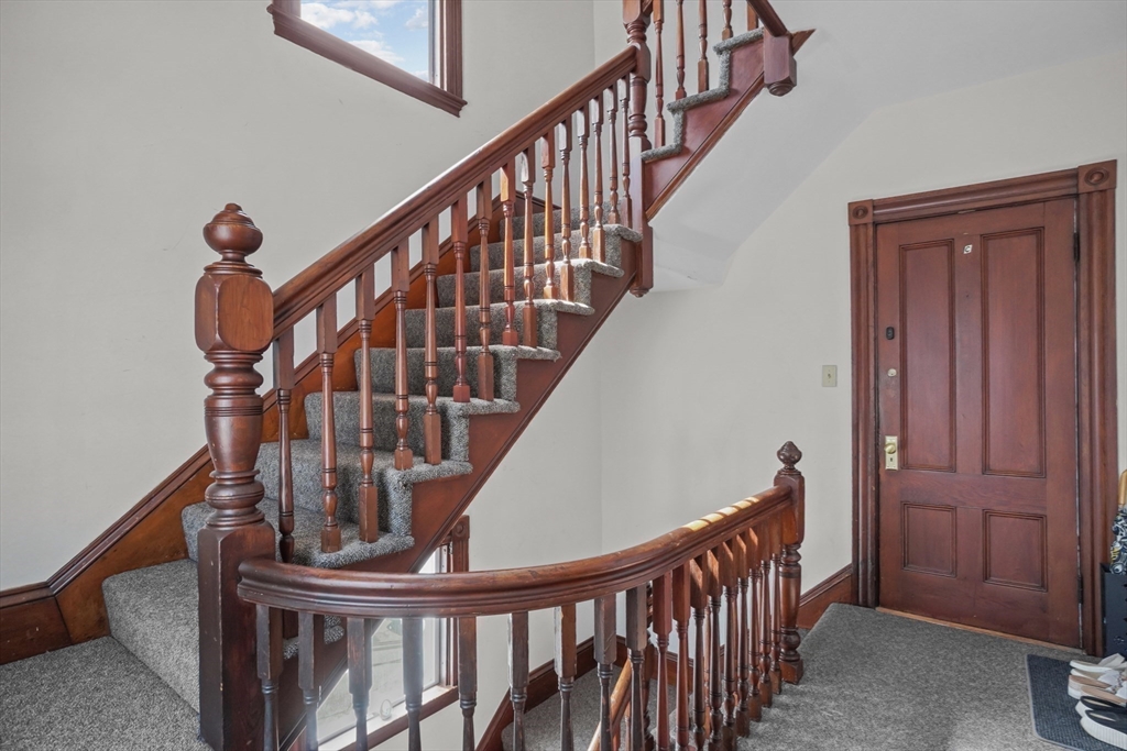 32 Cottage St