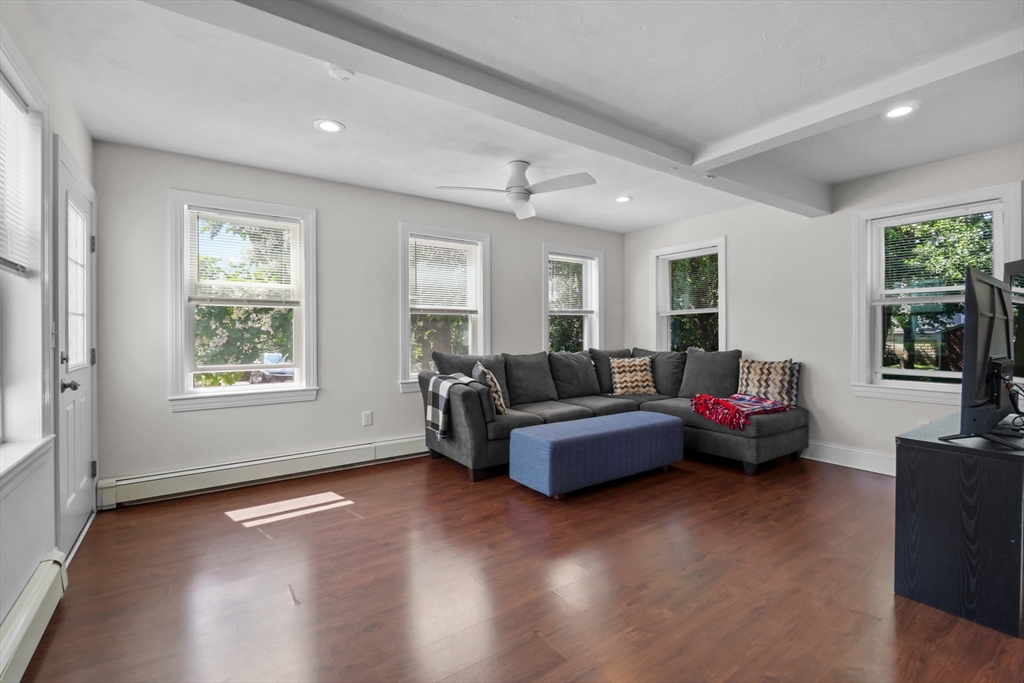 32 Cottage St