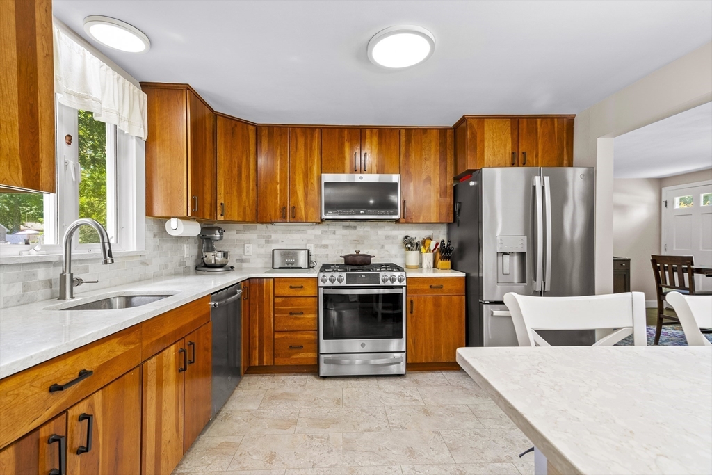 73 Fruit St