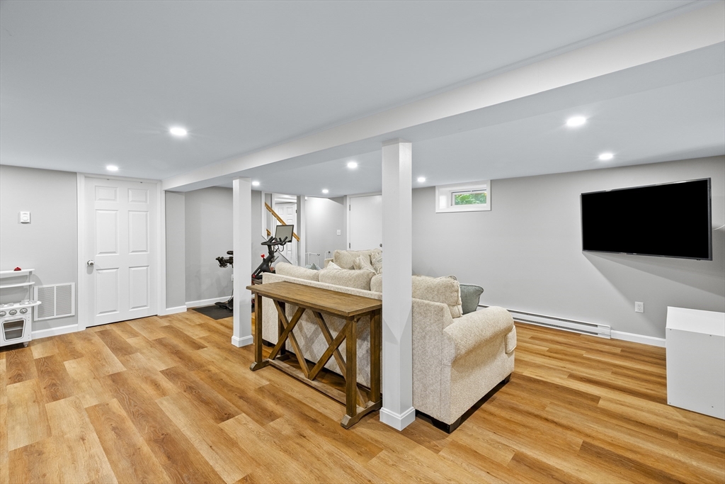 73 Fruit St