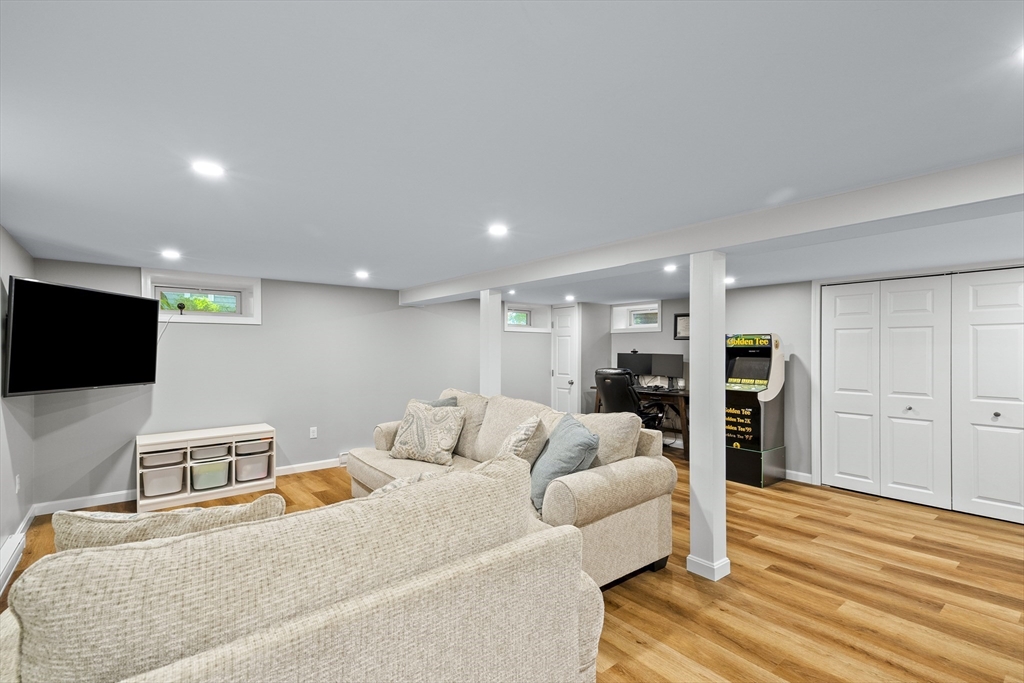 73 Fruit St