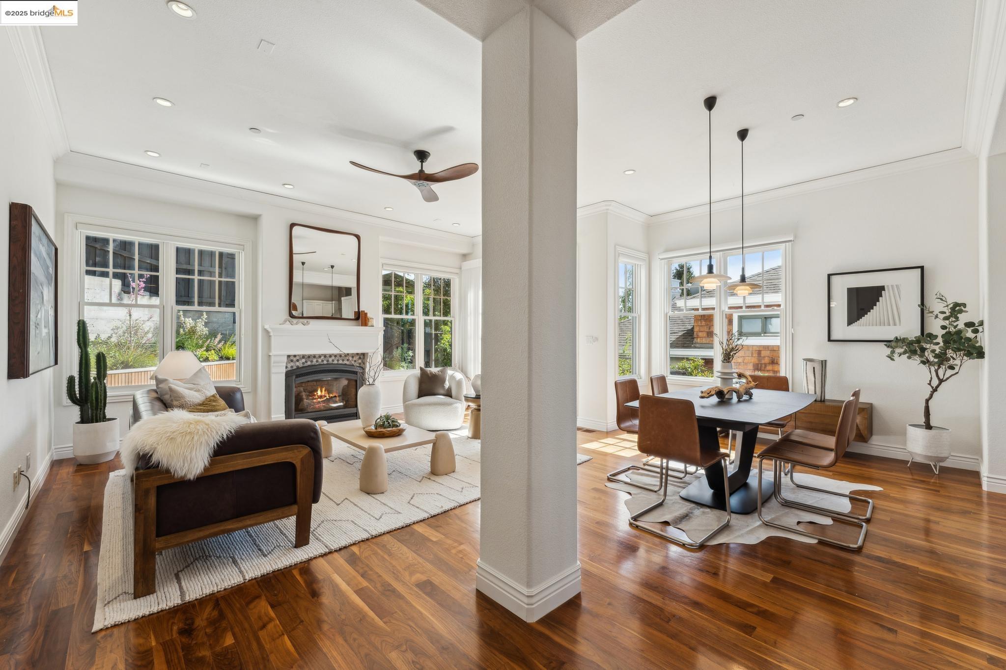 18 Woodside Glen Ct