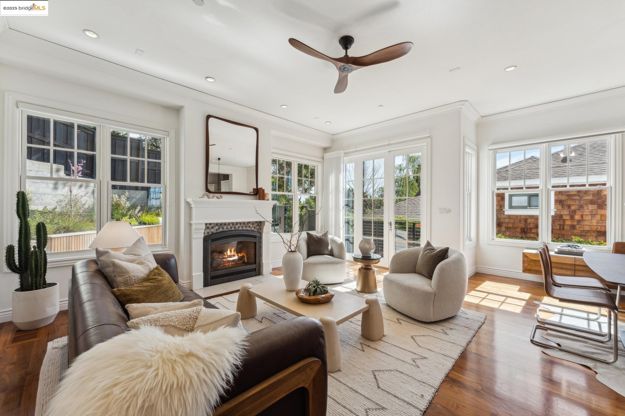 18 Woodside Glen Ct
