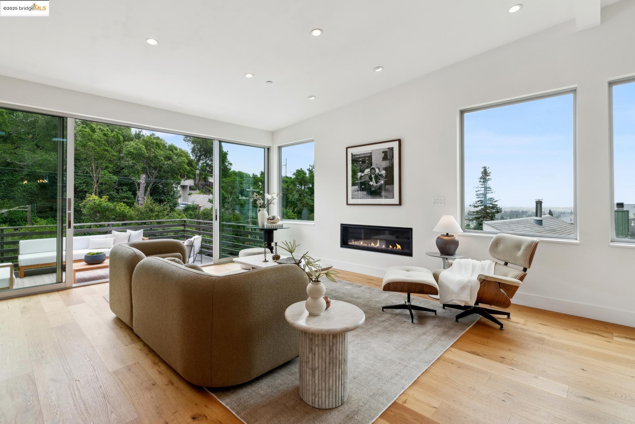 4241 Maple Ave