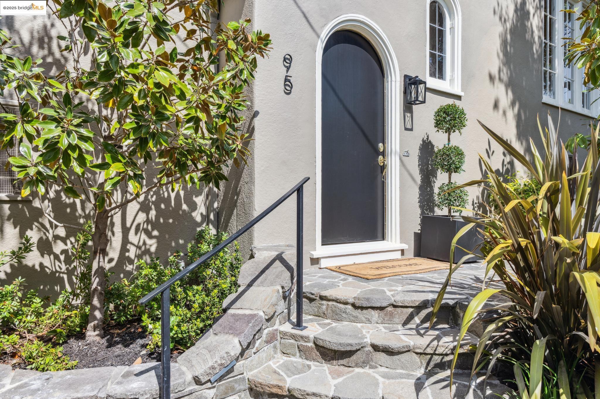 95 Alvarado Rd