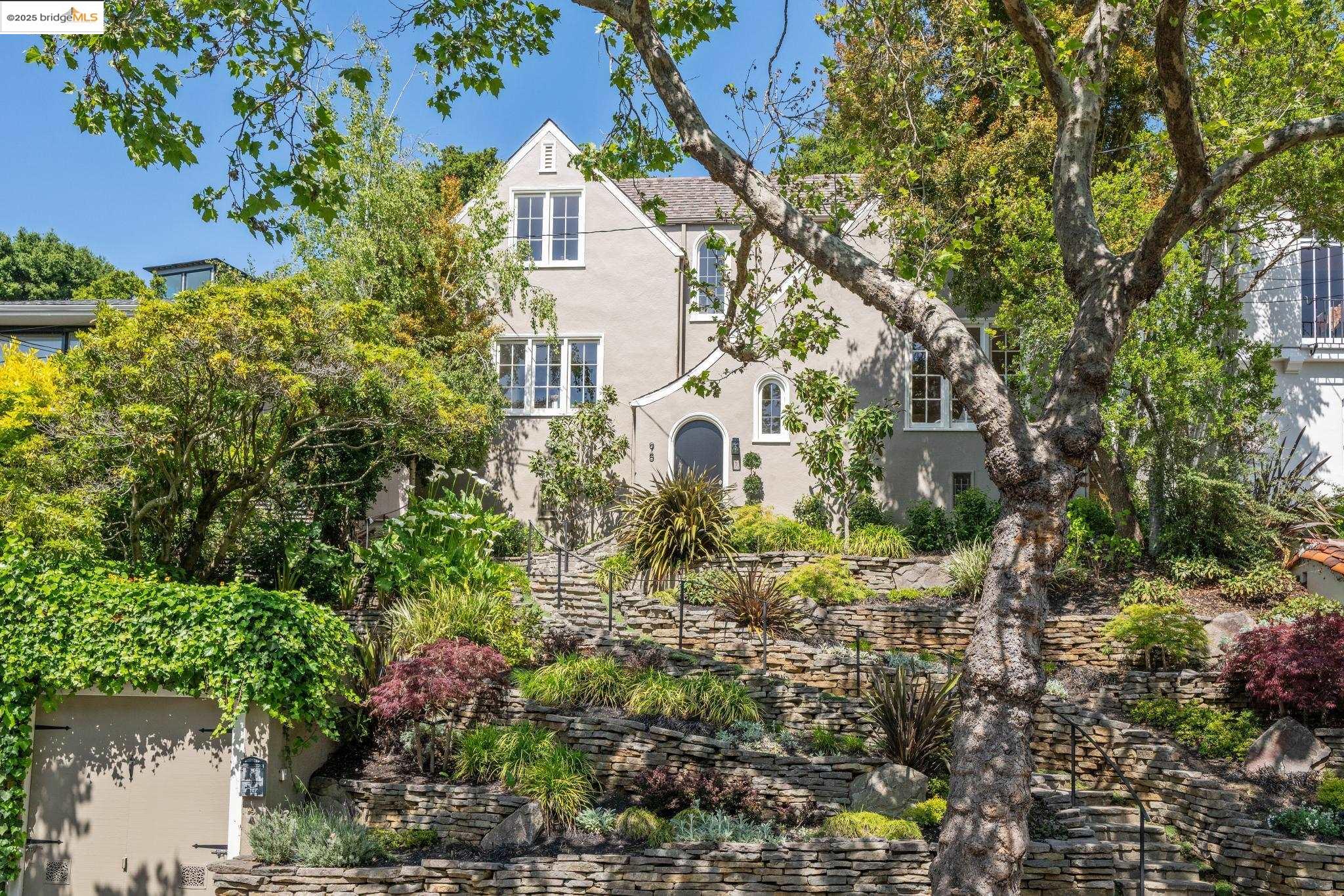 95 Alvarado Rd